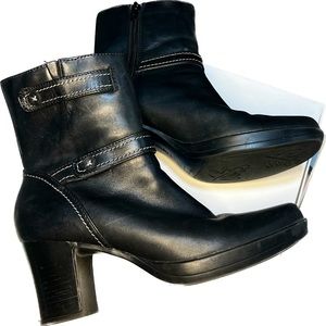 Clarks Women's Black Leather Heeled Boots Size 5 M